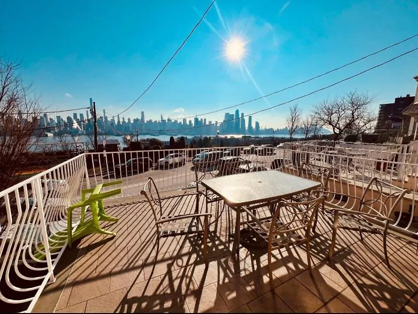 Waterfront 4Br Apt - 15Min To Metlife And Times Sq Union City Apartment